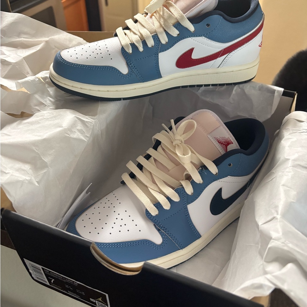Jordan 1 low SE